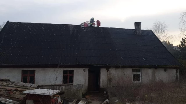 Tczew - Młody mężczyzna zginął w pożarze budynku w Gniewie