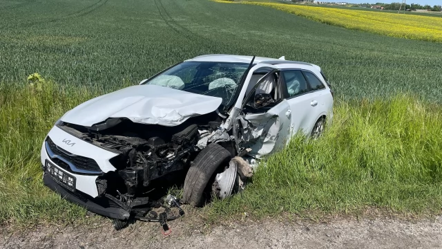 Tczew - Cztery osoby ranne w wypadku w Czarlinie