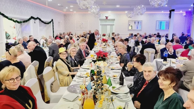 Tczew - Tczewscy seniorzy z przytupem witali 2025 rok