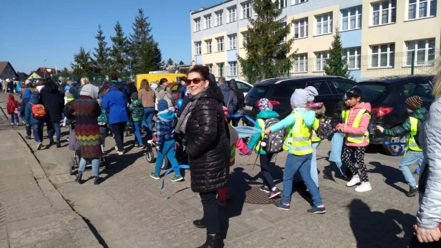Tczew - Ulicami Tczewa przeszedł Marsz na Niebiesko