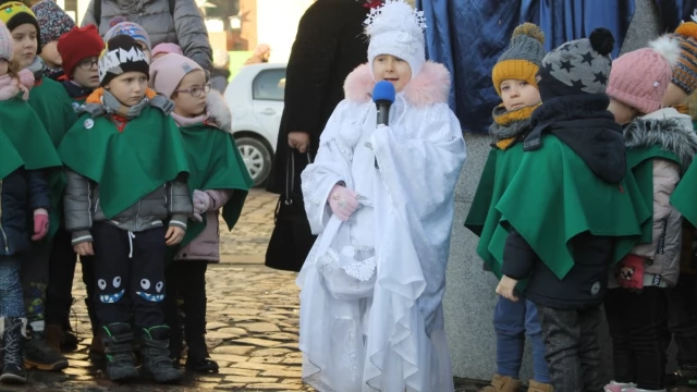 Tczew - Świątecznie i z kolędą - szopka i powitanie zimy