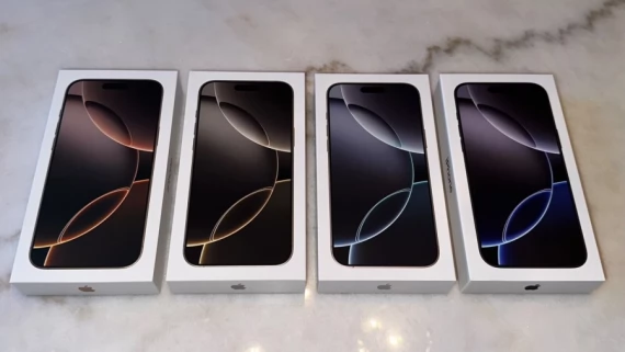 Tczew - Promo offer buy 3 get 1 free, Apple iPhone 16 Pro 1