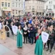 Tczew - Ależ oni zatańczyli! Polonez maturzystów na tczewskim Starym Mieście