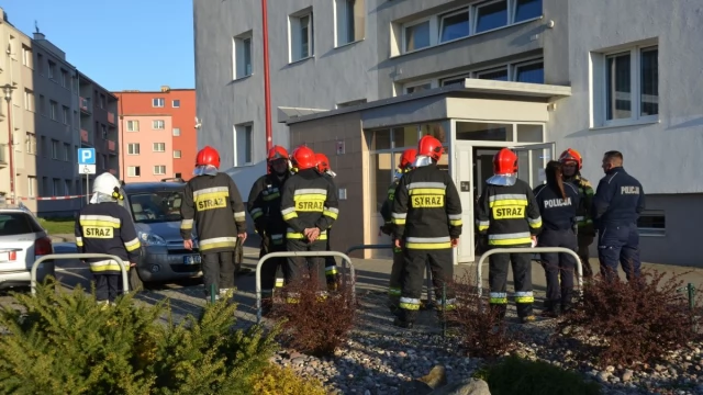 Tczew - Ewakuowano mieszkańców wieżowca na Zwycięstwa. Uszkodzona rura z gazem