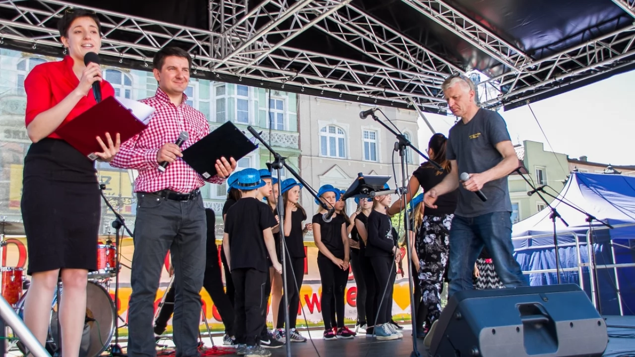 Tczew - Dzień Godności Osoby Niepełnosprawnej. Wystąpił CZESŁAW ŚPIEWA SOLO ACT