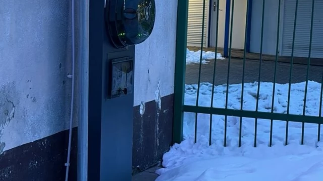 Tczew - Dostęp do defibrylatora na tczewskim "Manhatanie" zablokowany przez śnieg