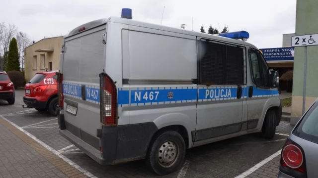 Tczew - 500 uczniów ewakuowanych z "Ekonomika". Ktoś rozpylił nieznaną substancję. Akcja również w SP1 [AKTUALIZACJA]