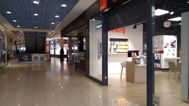 Tczew - Ruszyły sklepy w galeriach handlowych