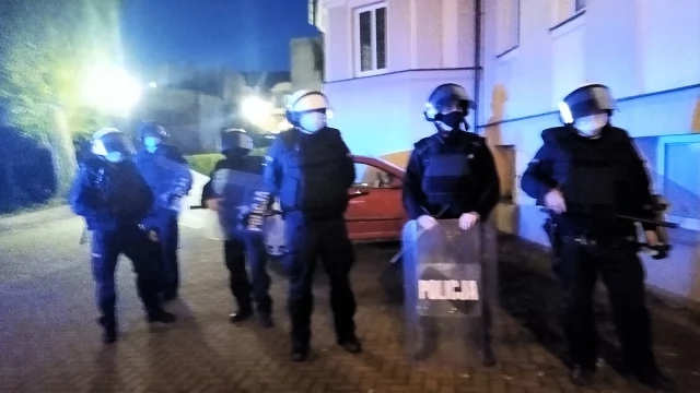Tczew - Tłumy na ulicach Tczewa. Protest przeciw decyzji TK #PiekłoKobiet