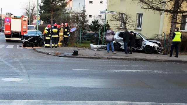 Tczew - Zignorował znak stop i spowodował wypadek. Policja zatrzymała prawo jazdy 22-latkowi