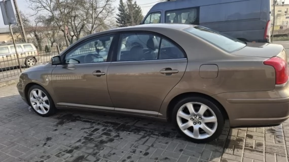 Tczew - Toyota Avensis 2, 0ben.