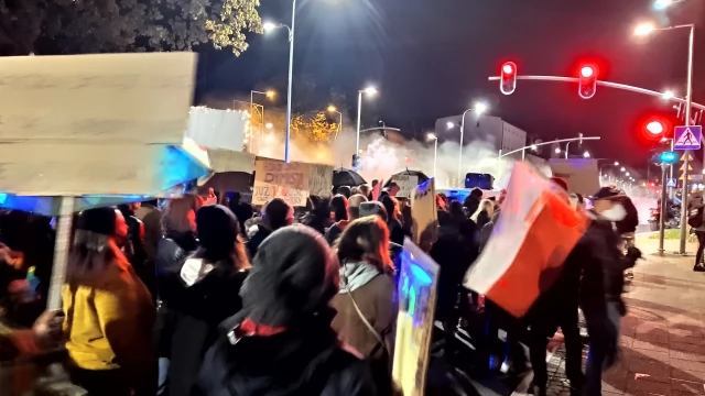 Tczew - Tczewianie znowu wyszli na ulice. #StrajkKobiet [WIDEO]
