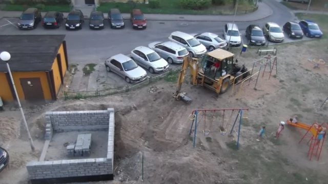 Tczew - Parafia nie chce śmietnika na swoim terenie. Nowy budują na placu zabaw