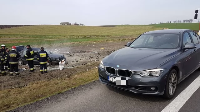 Tczew - Szprudowo. Dachowanie - jedna osoba trafiła do szpitala