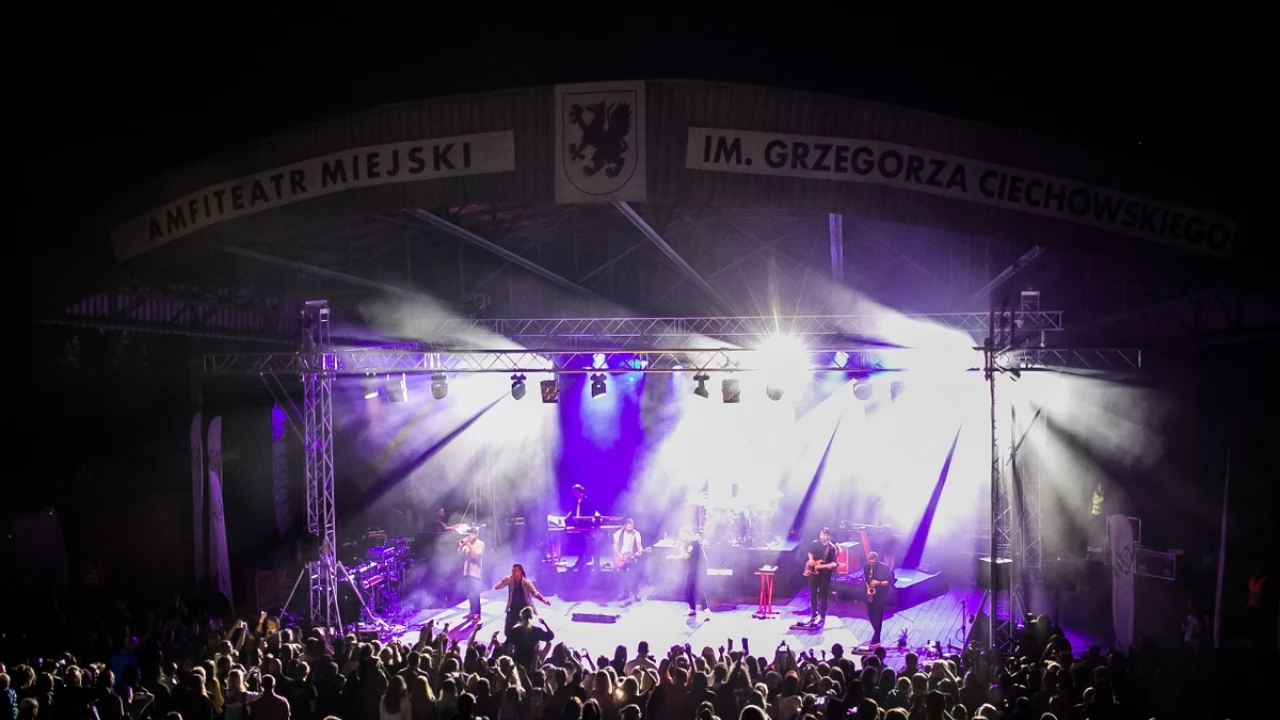 Tczew - Kamil Bednarek z zespołem oraz Reggaeside