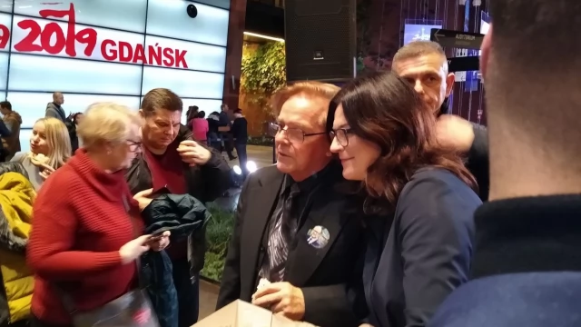 Tczew - Gdańsk wspomina Pawła Adamowicza w pierwszą rocznicę tragedii