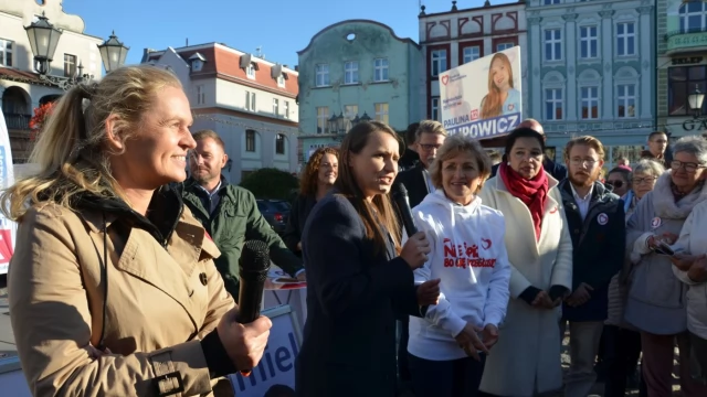 Tczew - Zachęcali kobiety do udziału w wyborach