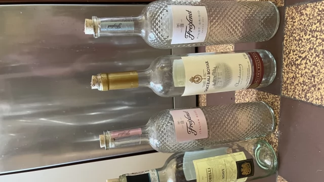 Tczew - Sprzedam białe butelki po winie