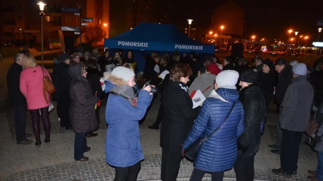 Tczew - Gorąco na Czarnym Proteście. Narodowcy usiłowali zakłócić kobiecą pikietę