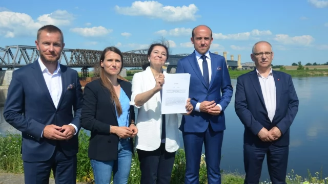 Tczew - Borys Budka w Tczewie. Platforma złoży projekt specustawy ws. Mostu Tczewskiego