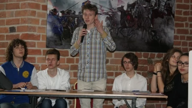 Tczew - Europoseł Jan Kozłowski na debacie w Gniewie