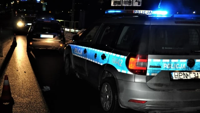 Tczew - 19-latek stracił panowanie nad autem i uderzył w bariery