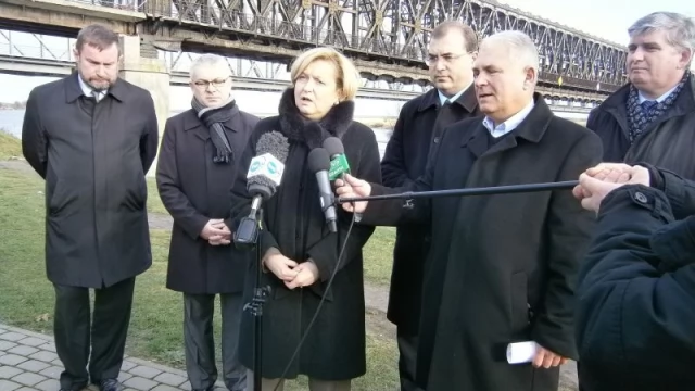 Tczew - Anna Fotyga i Andrzej Jaworski (PiS) odwiedzili Tczew. Tematem spotkania - most