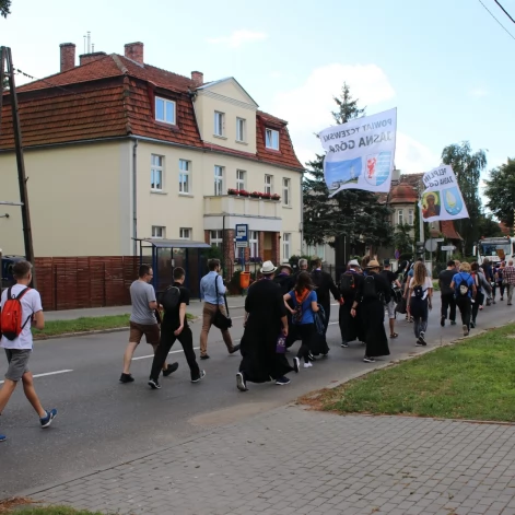 Tczew - Pielgrzymka idzie do Częstochowy. Ze względu na COVID jest inna niż zwykle