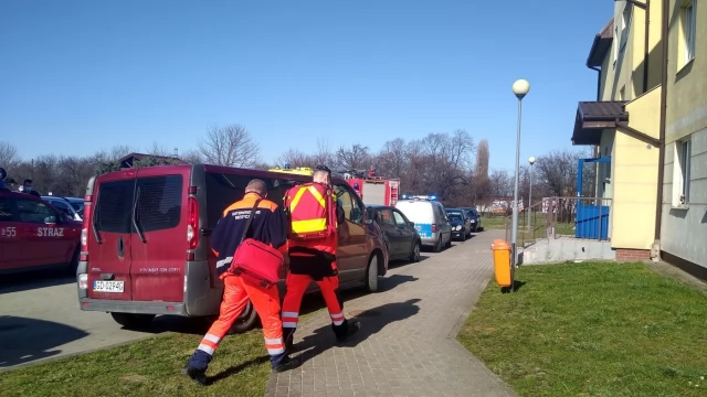 Tczew - Dramat na Suchostrzygach. Mężczyzna dźgnął nożem kobietę, potem siebie