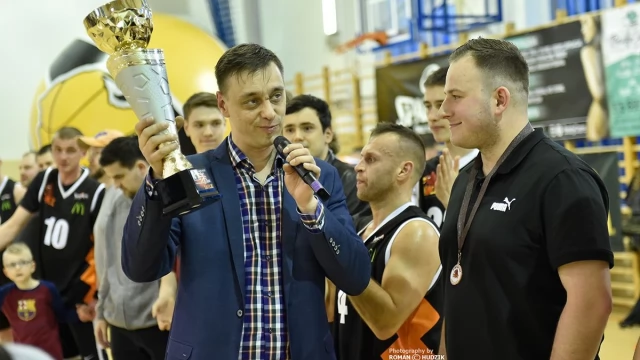 Tczew - Mecz Gwiazd zakończył jubileuszową X edycję Tczewskiej Amatorskiej Ligi Koszykówki
