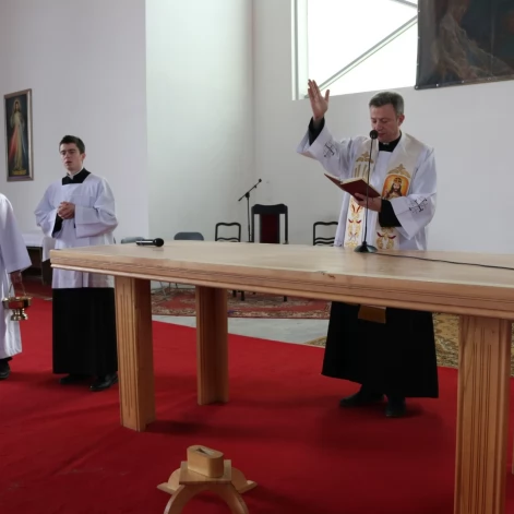 Tczew - Tłumy wiernych ze święconką w tczewskich kościołach