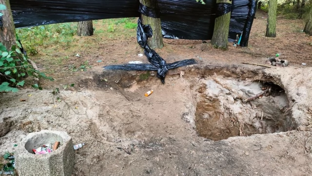 Tczew - Zamieniają okolice jeziora w wysypisko