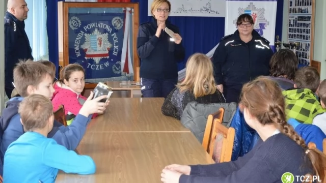 Tczew - Z wizytą u mundurowych. Ferie na komendzie