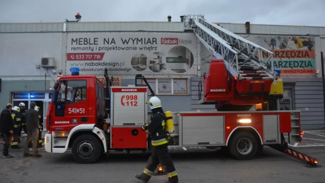 Tczew - Pożar na Jagiellońskiej 55. Na miejscu 8 zastępów straży [AKTUALIZACJA]