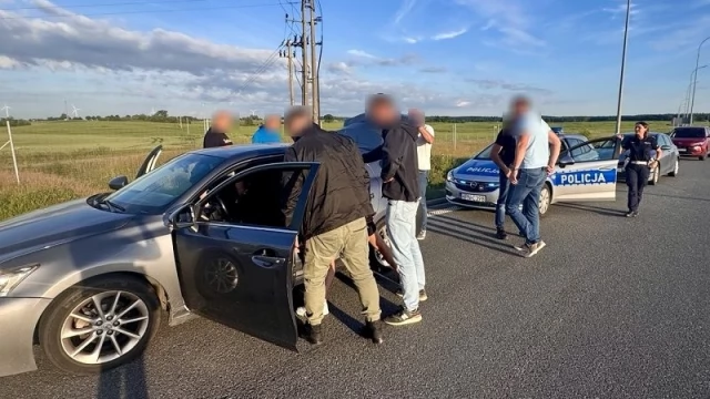Tczew - Policjanci zatrzymali dwóch obywateli Ukrainy podejrzanych o oszustwa