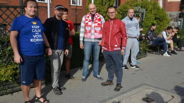 Tczew - Manifestacja przeciw przyjmowaniu uchodźców. Nie zabrakło radykalnych haseł