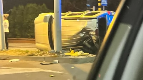 Tczew - Jagiellońska/Rokicka. Auto dachowało po wypadku
