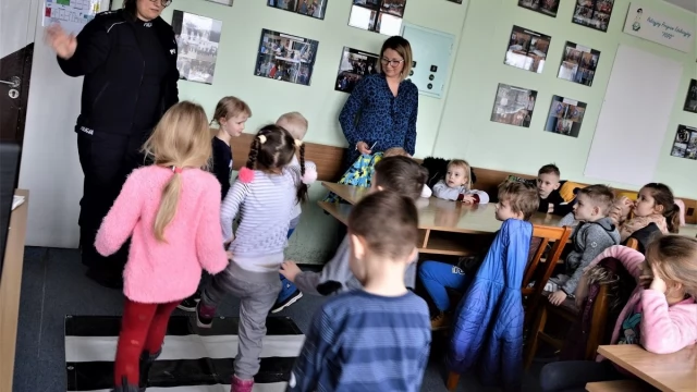 Tczew - Przedszkolaki z wizytą na komendzie