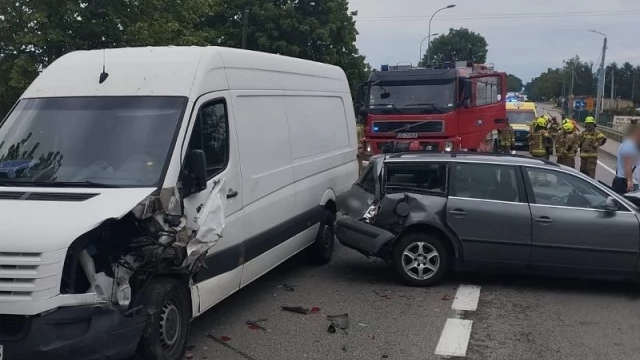 Tczew - Wypadek w Gniszewie. Kierowca VW nie dostosował prędkości do warunków na drodze