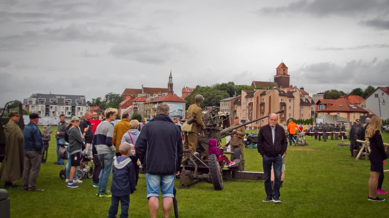 Tczew - Piknik historyczno - militarny na bulwarze