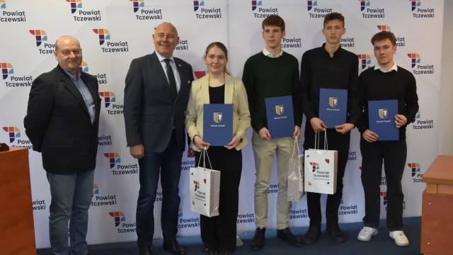 Tczew - O samorządzie wiedzą niemal wszystko. Za nami powiatowe eliminacje pomorskiego konkursu "Wiedzy o samorządzie"