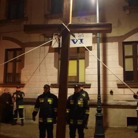Tczew - Droga krzyżowa na Starym Mieście. Tłumy tczewian na ulicach
