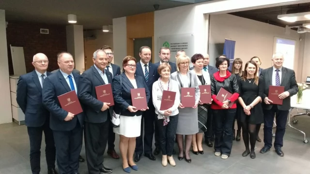 Tczew - Kolejne unijne umowy podpisane. Blisko 8 mln zł dla Tczewa na termomodernizację