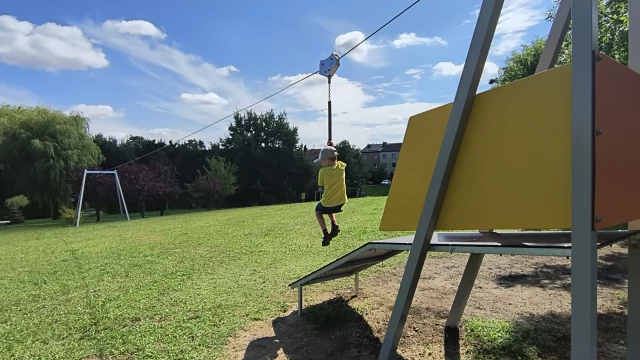 Tczew - Place zabaw na Górkach z nowymi urządzeniami zabawowymi