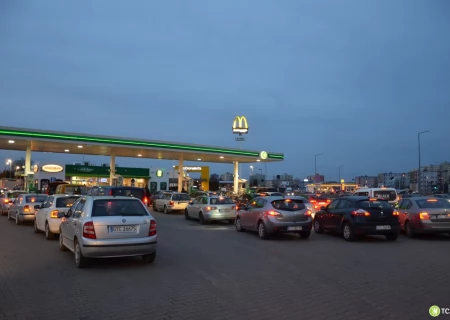 Tczew - Kolejki przed stacjami paliw