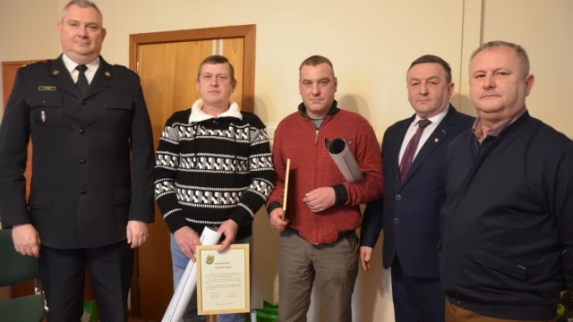 Tczew - Wyprowadzili 87-latka z płonącego domu. "Chwilę później wszystkich nas by już nie było"