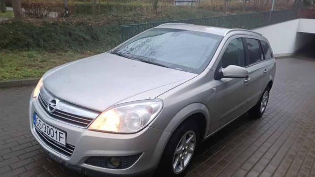 Tczew - Opel Astra H 2008 ROK POJ.1, 6 BENZYNA