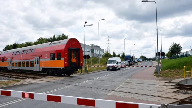 Tczew - POLREGIO ku przestrodze - nie ryzykujcie na przejazdach!