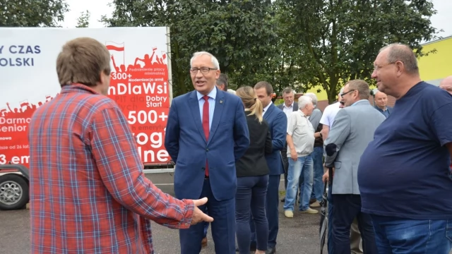 Tczew - PiSbus i inauguracja kampanii w Tczewie. Partyjne hasło "Dobry czas dla Polski"