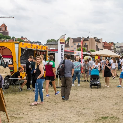 Tczew - Foodtrucki i Flyball nad Wisłą
